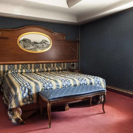 Royal 4* Catania