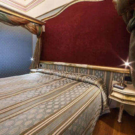 Royal Hotel