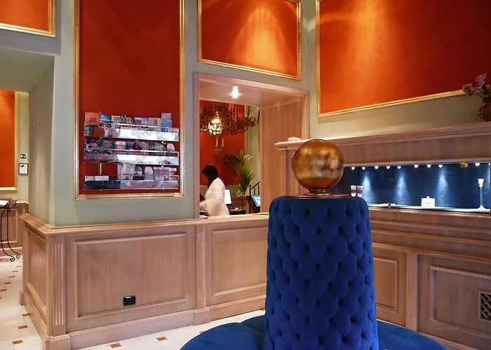 Отель Royal 4*