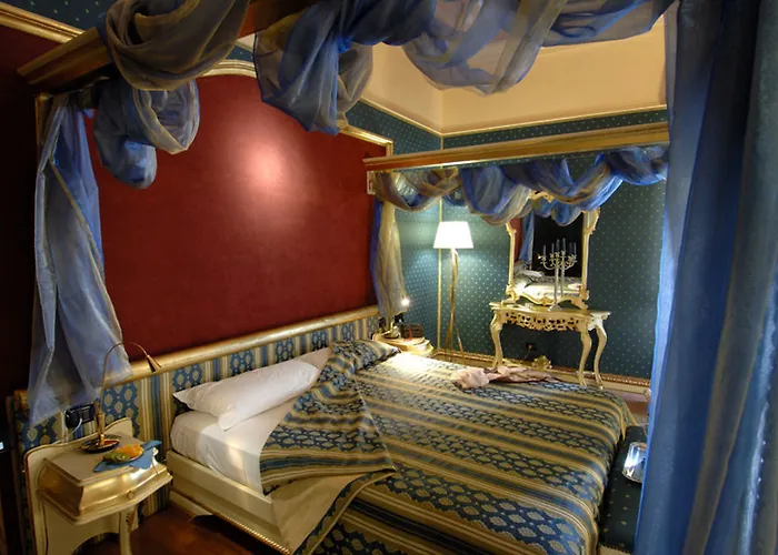Отель Royal 4*