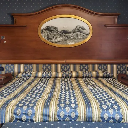 Hotel Royal 4*