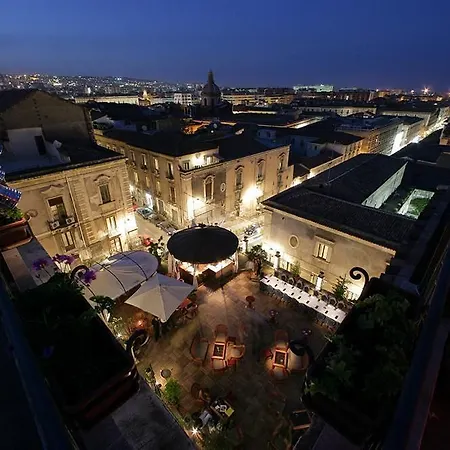 Royal Hotel