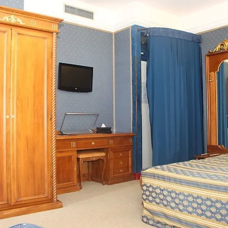 Royal Hotel 4*